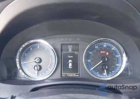 2018 Toyota Corolla Se из США, поврежденный, VIN 5YFBURHE6JP786461